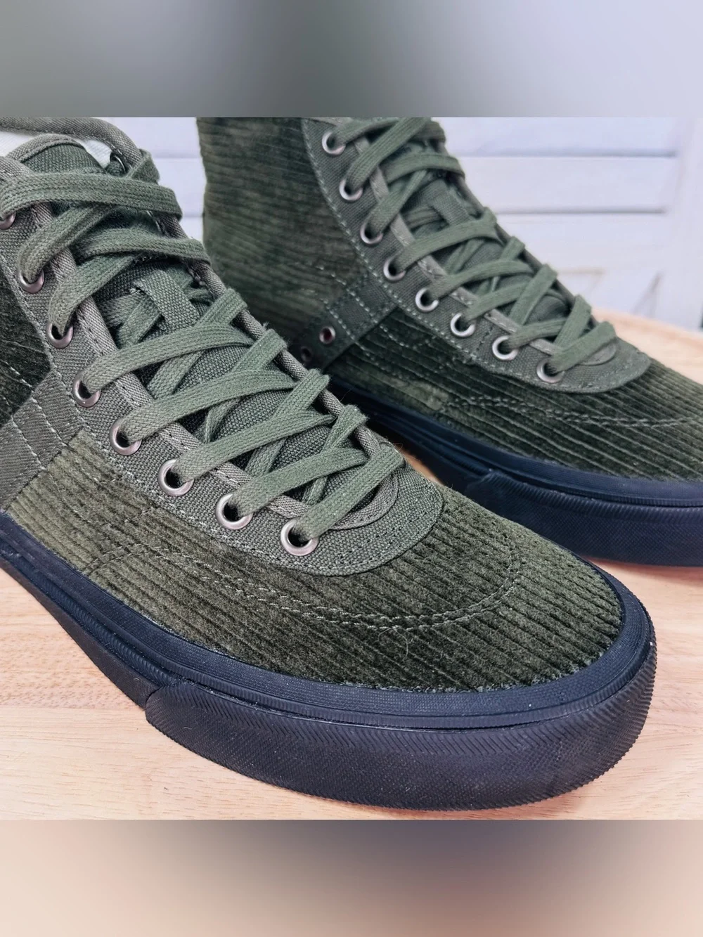 Vans crockett high